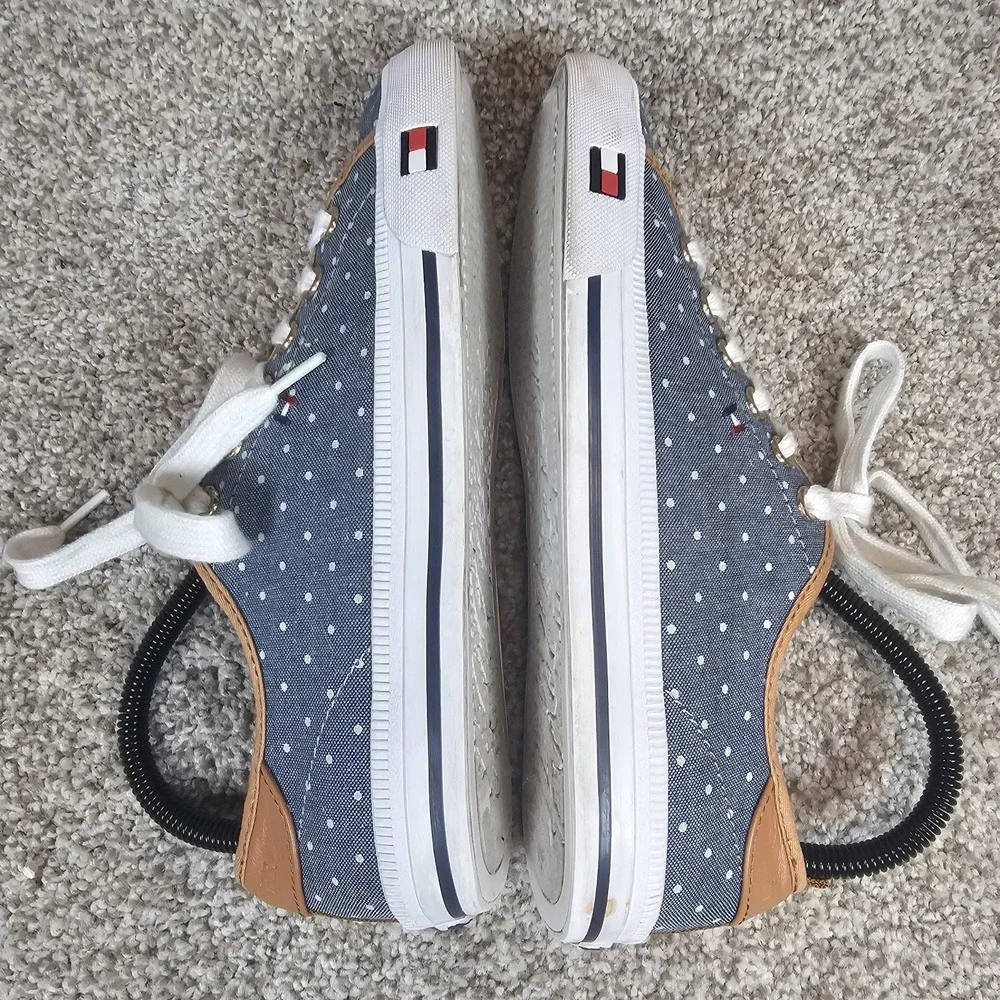 TOMMY HILFIGER Twalovie Casual Sneakers Women's 7 M Blue Polkadots Denim Shoes